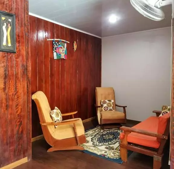 پانسیون Casita Happy Feet And Tours Corcovado