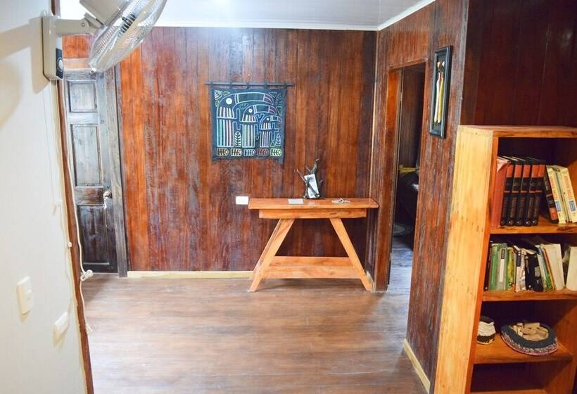 پانسیون Casita Happy Feet And Tours Corcovado