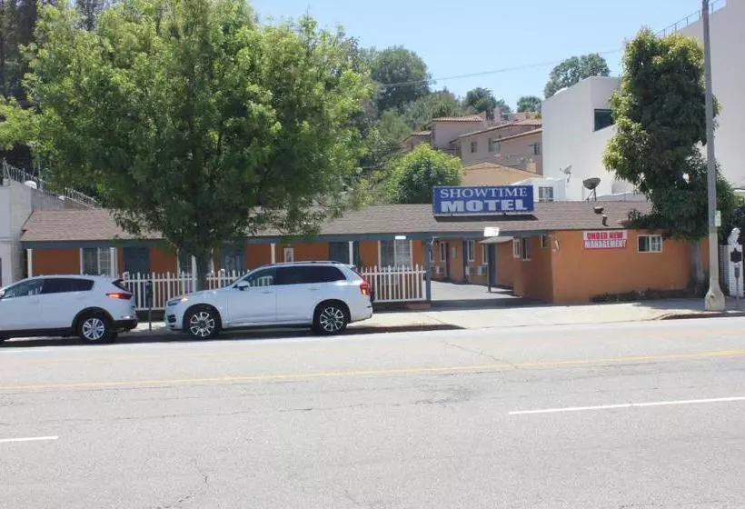 Showtime Motel