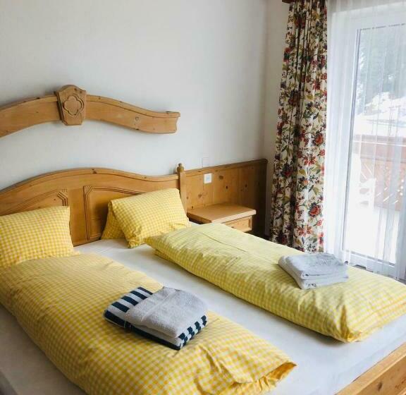 پانسیون Garni Appartement Collina