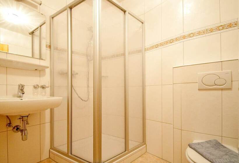 پانسیون Garni Appartement Collina