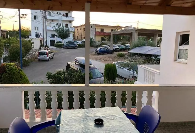 پانسیون Villa Elvis Caca