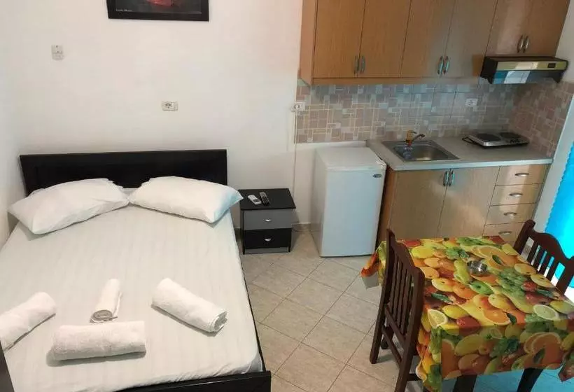 پانسیون Villa Elvis Caca