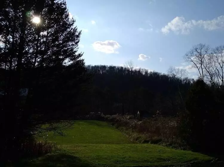 Motelli Rest Stop 6 Inn