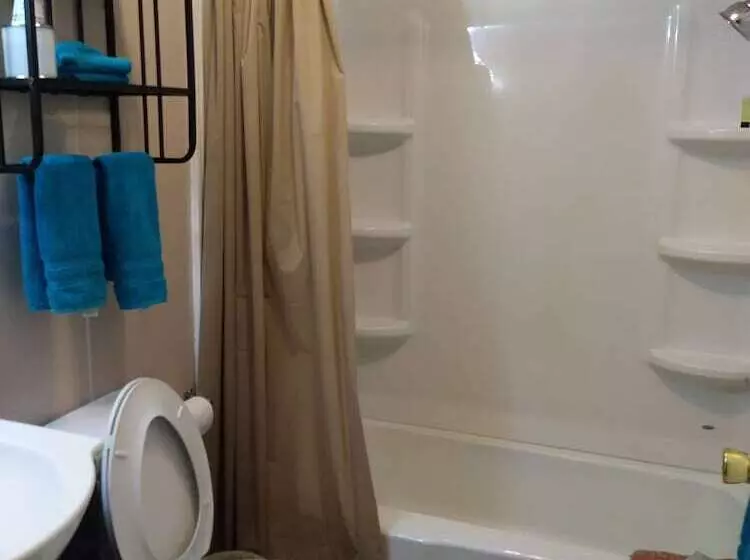 Motelli Rest Stop 6 Inn