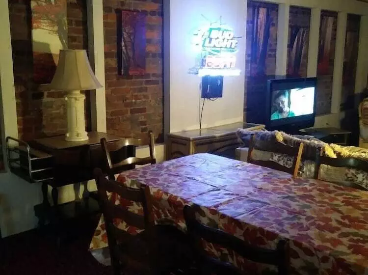 Motelli Rest Stop 6 Inn