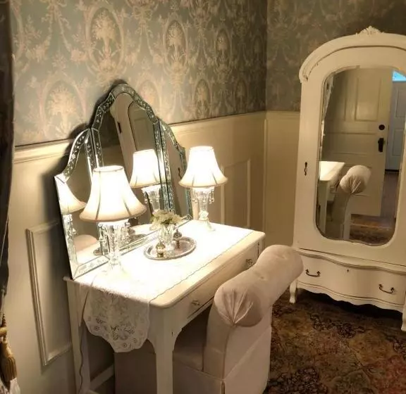 Penley House Bed & Breakfast