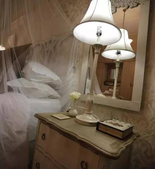 Majatalo A La Maison Boutique Guesthouse