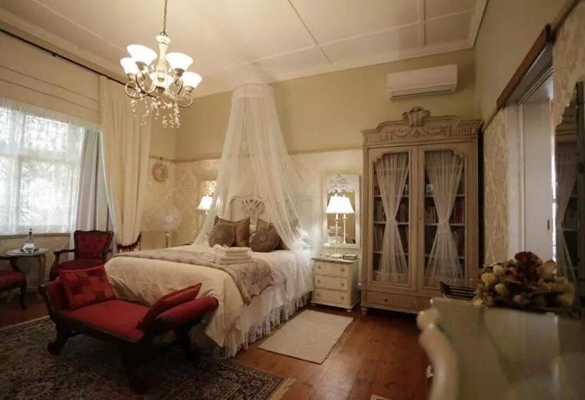 Majatalo A La Maison Boutique Guesthouse