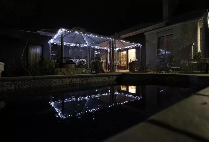 Majatalo A La Maison Boutique Guesthouse