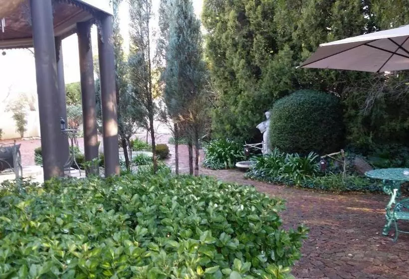 Majatalo A La Maison Boutique Guesthouse