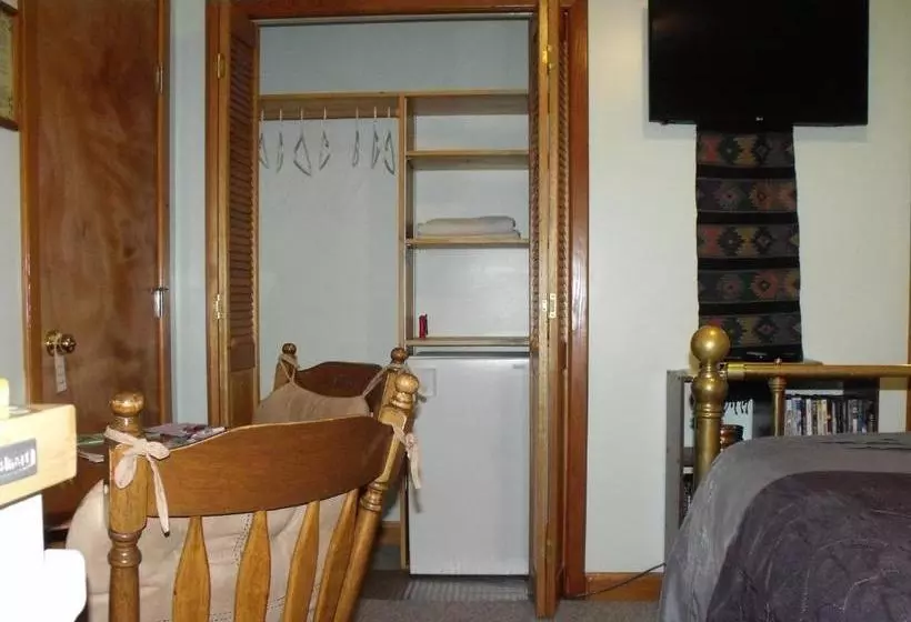 Majatalo Summerhill Guest House