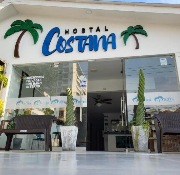 הוסטל Costana   Hostal