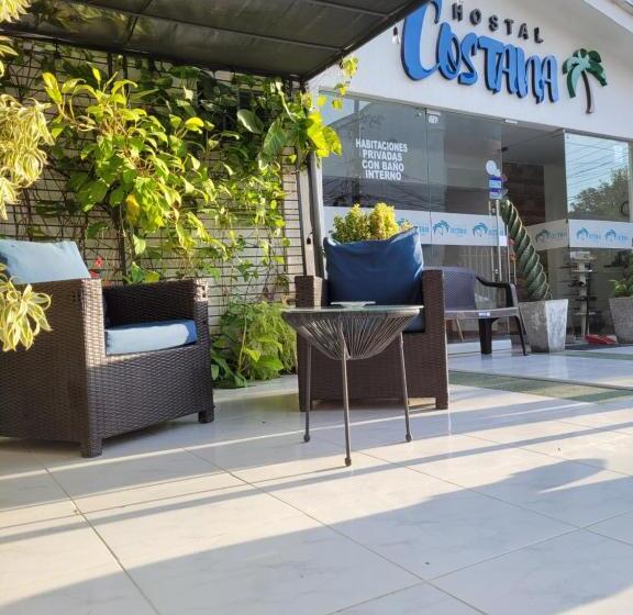 הוסטל Costana   Hostal