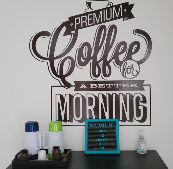 הוסטל Costana   Hostal