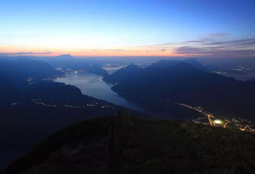 Retkeilymaja Gipfelrestaurant Fronalpstock