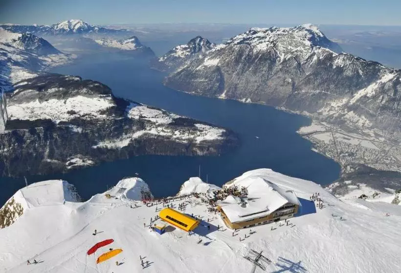 Retkeilymaja Gipfelrestaurant Fronalpstock
