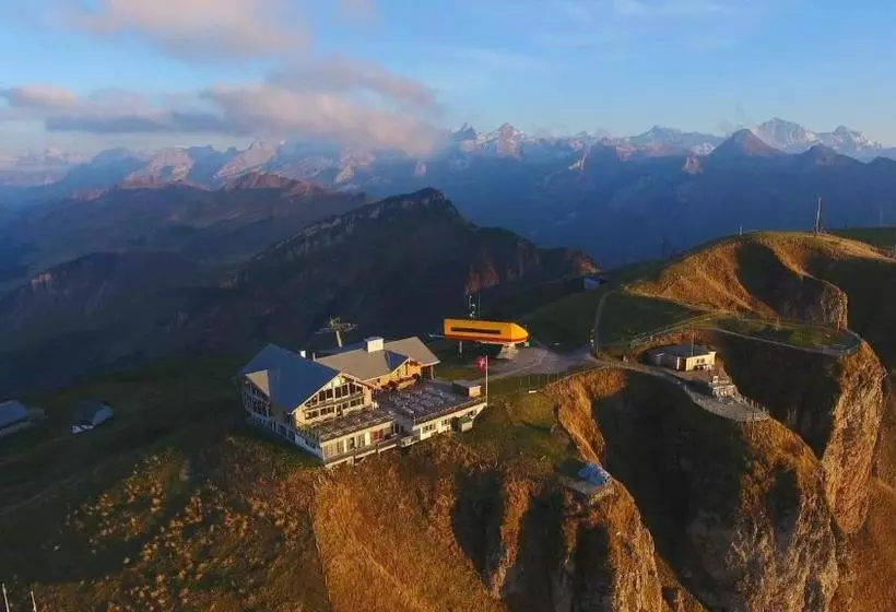 Retkeilymaja Gipfelrestaurant Fronalpstock