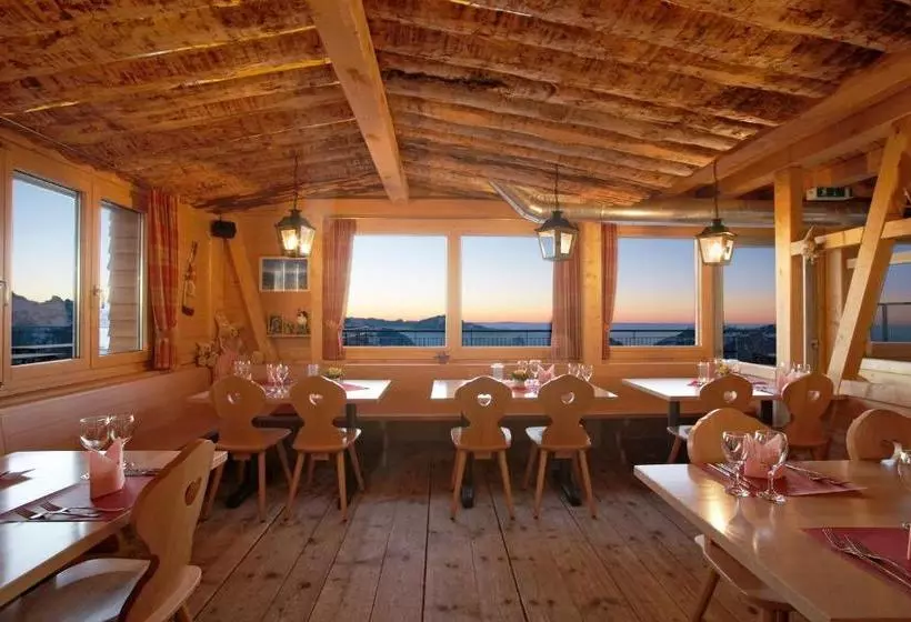 Retkeilymaja Gipfelrestaurant Fronalpstock