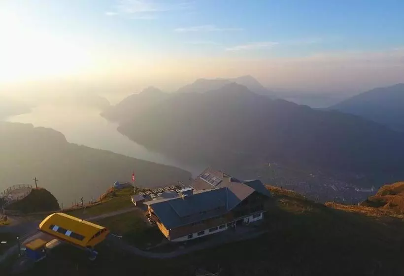 Retkeilymaja Gipfelrestaurant Fronalpstock