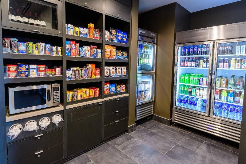 בית מלון כפרי Courtyard By Marriott Lake Jackson