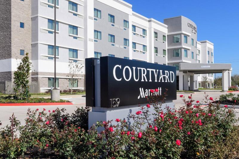 בית מלון כפרי Courtyard By Marriott Lake Jackson