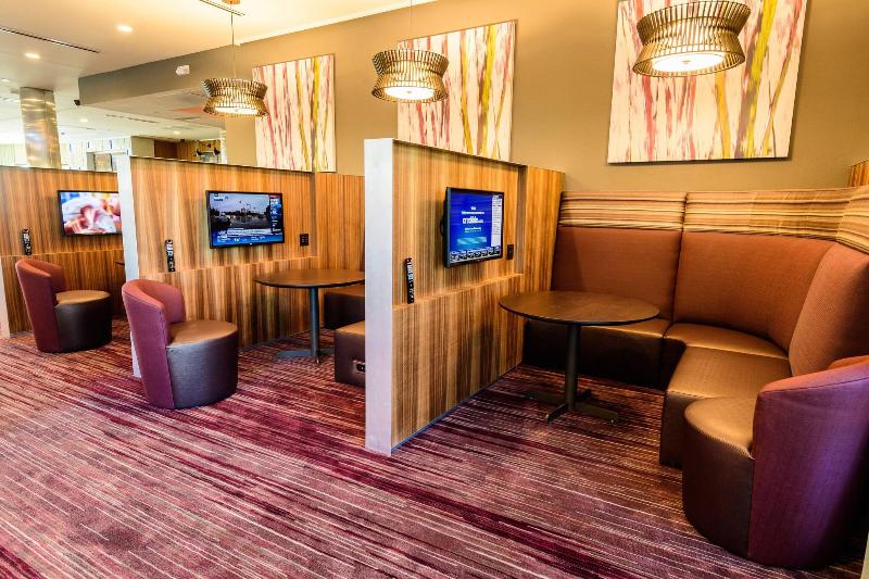 בית מלון כפרי Courtyard By Marriott Lake Jackson