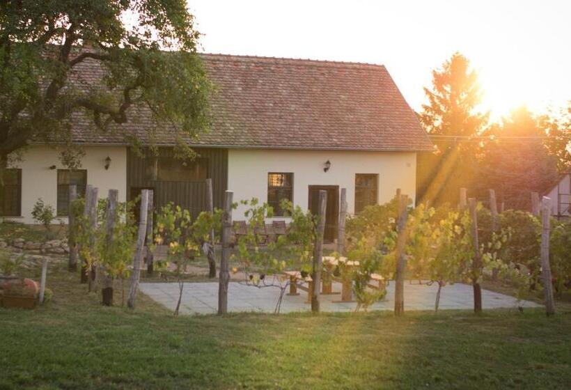 膳宿费 édenkert Vendégházak