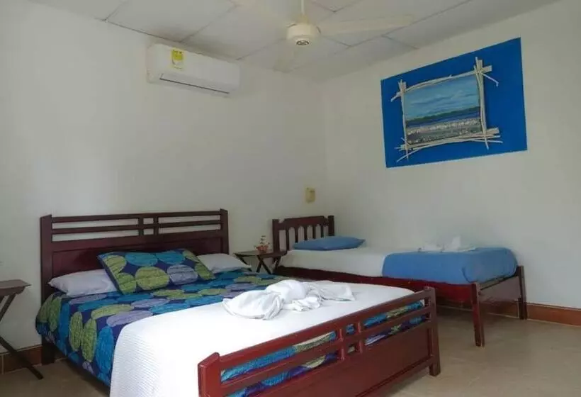 Majatalo Hostal Del Mar   Tolu