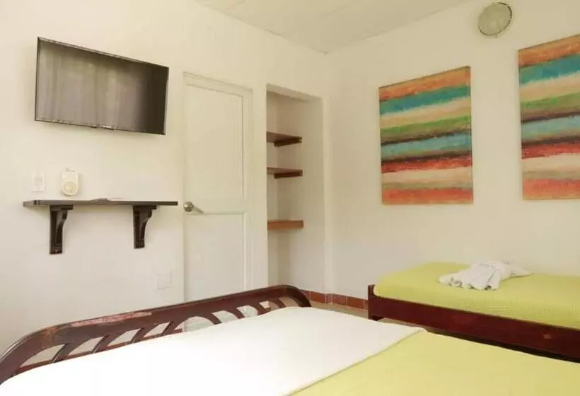 Majatalo Hostal Del Mar   Tolu