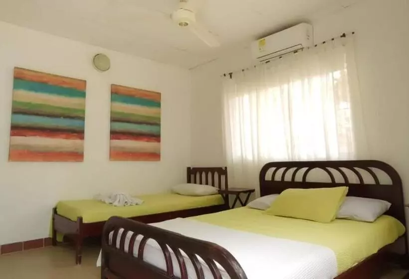 Majatalo Hostal Del Mar   Tolu