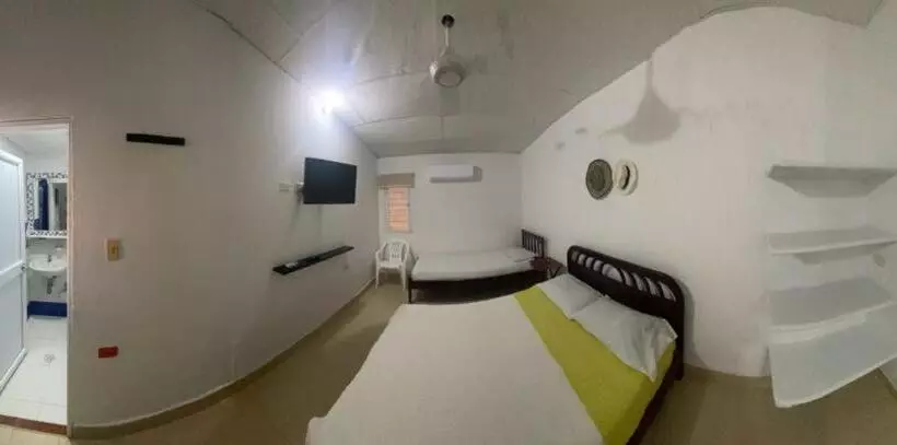 Majatalo Hostal Del Mar   Tolu