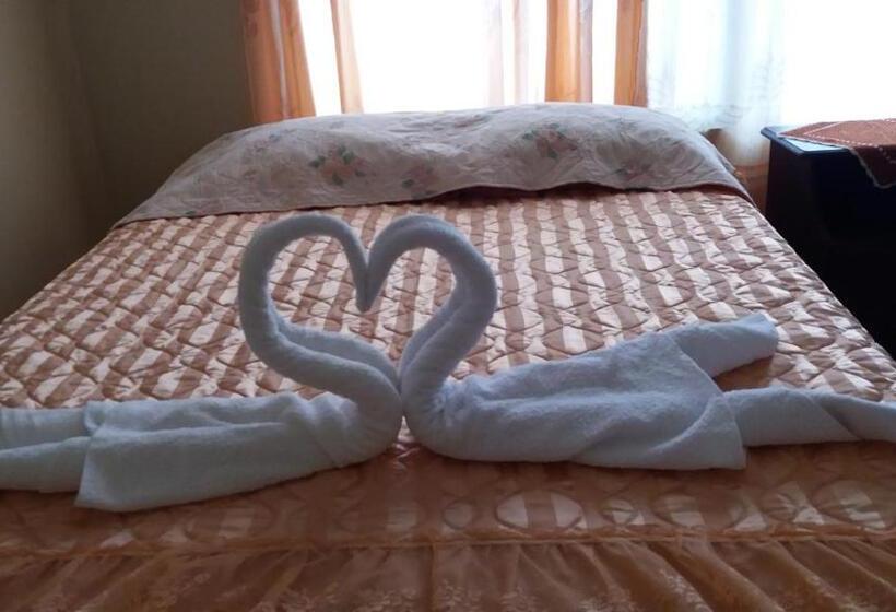 بنسيون Hostal Dorys Mar