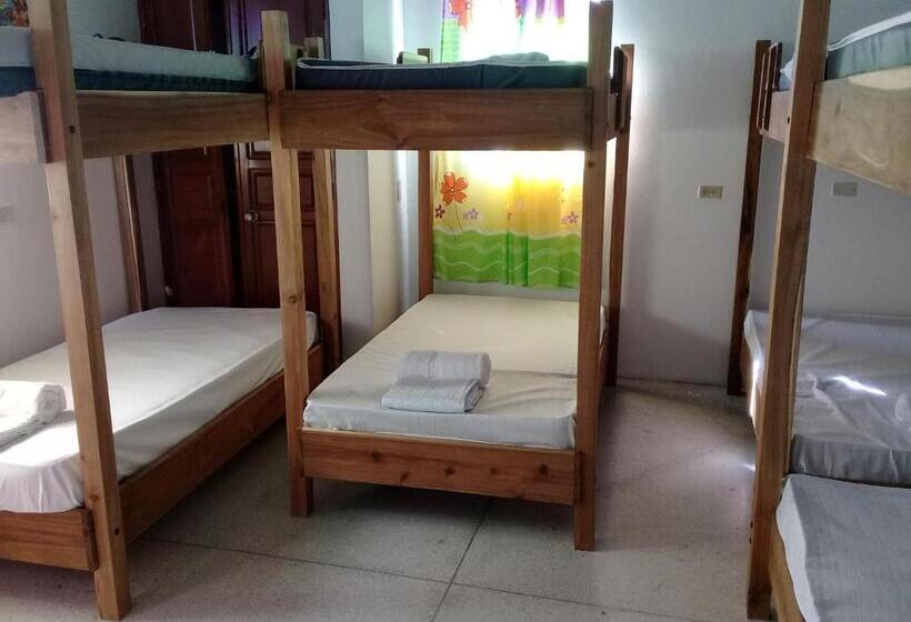 پانسیون Hostel Quintonido