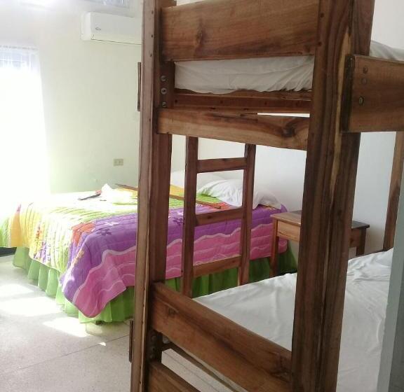 پانسیون Hostel Quintonido