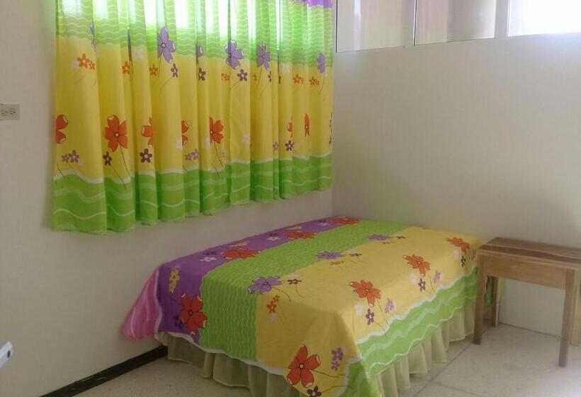 پانسیون Hostel Quintonido