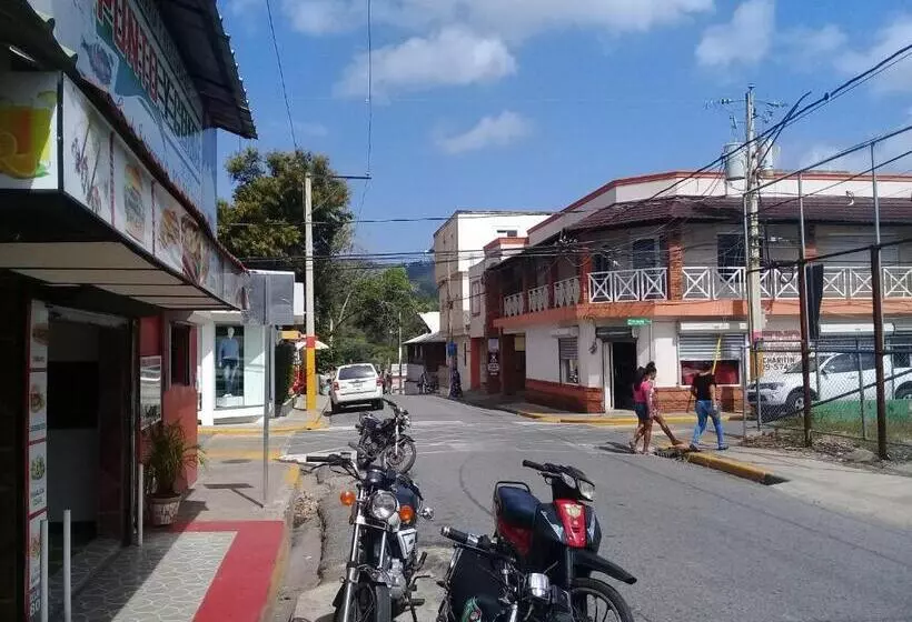 پانسیون Hostel Quintonido