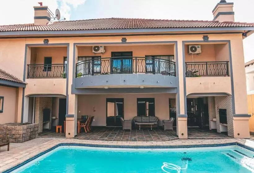 Majatalo Khutso Boutique