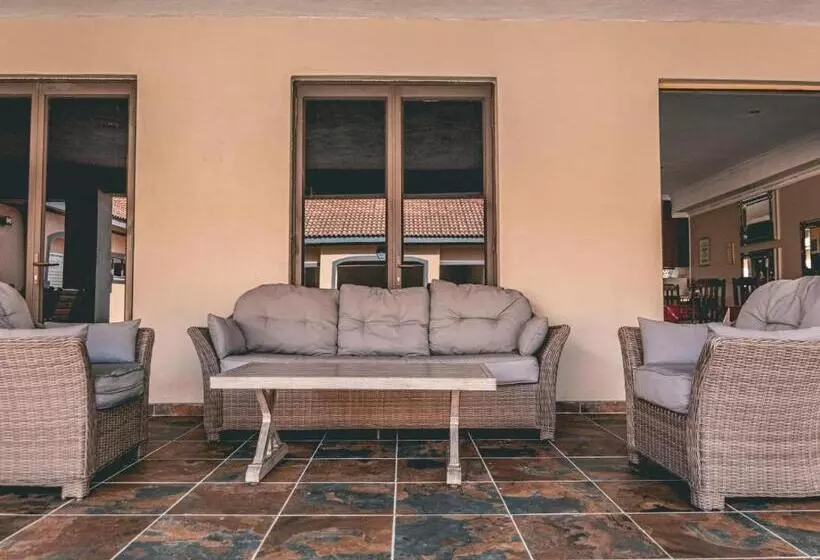 Majatalo Khutso Boutique