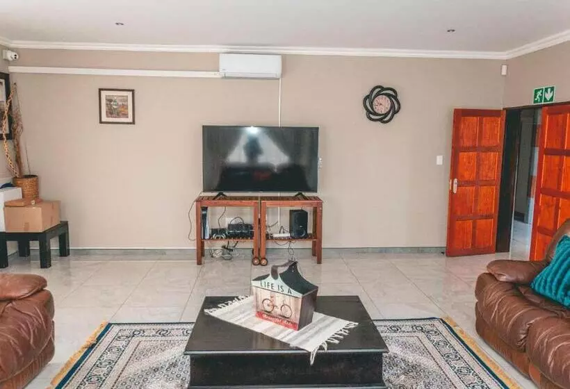 Majatalo Khutso Boutique