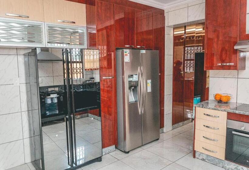 פנסיון Khutso Boutique