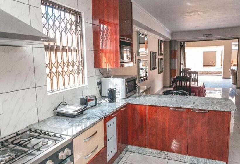 פנסיון Khutso Boutique