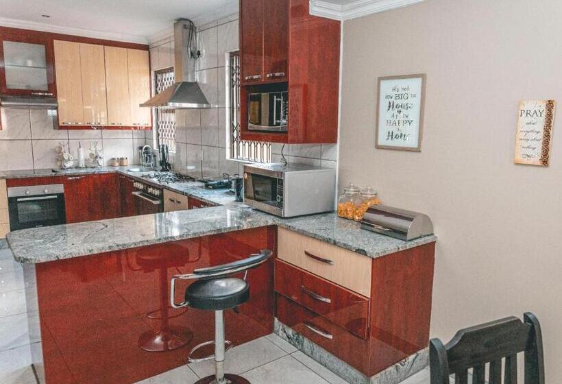 פנסיון Khutso Boutique