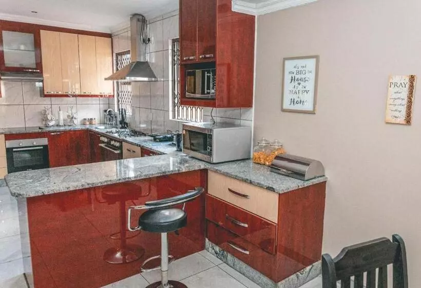 Majatalo Khutso Boutique