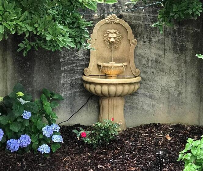 The Dahlonega Square Hotel & Villas