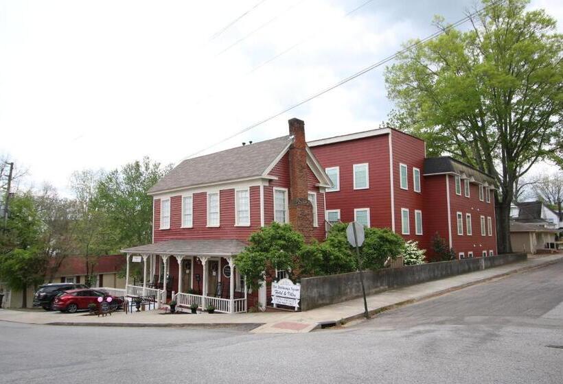 The Dahlonega Square Hotel & Villas