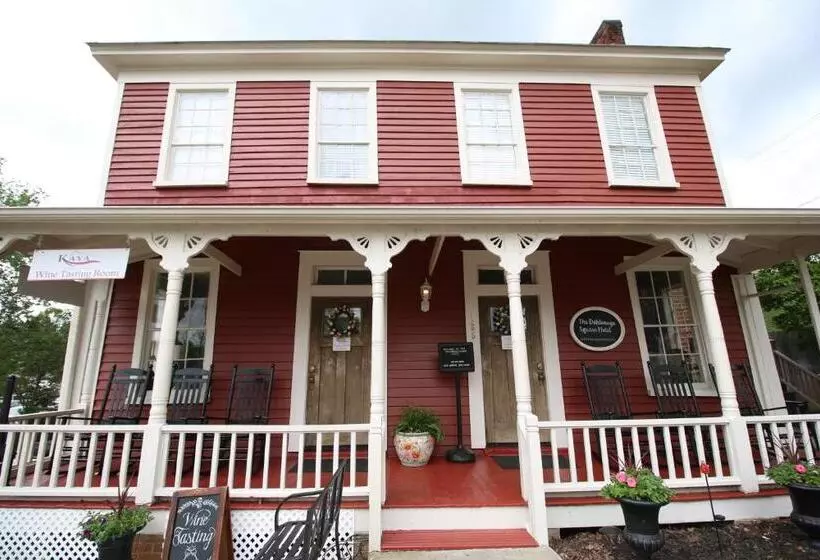 The Dahlonega Square Hotel & Villas