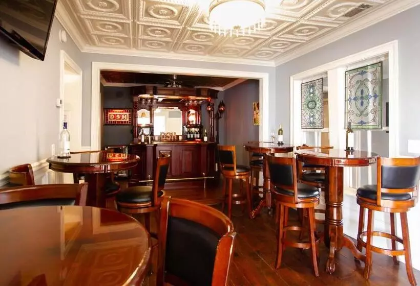 The Dahlonega Square Hotel & Villas