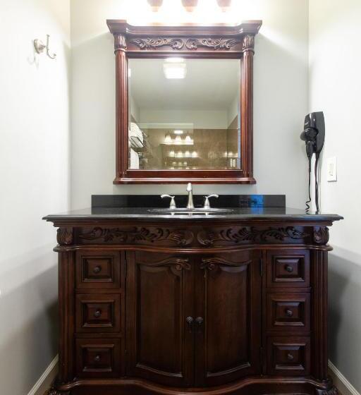 The Dahlonega Square Hotel & Villas