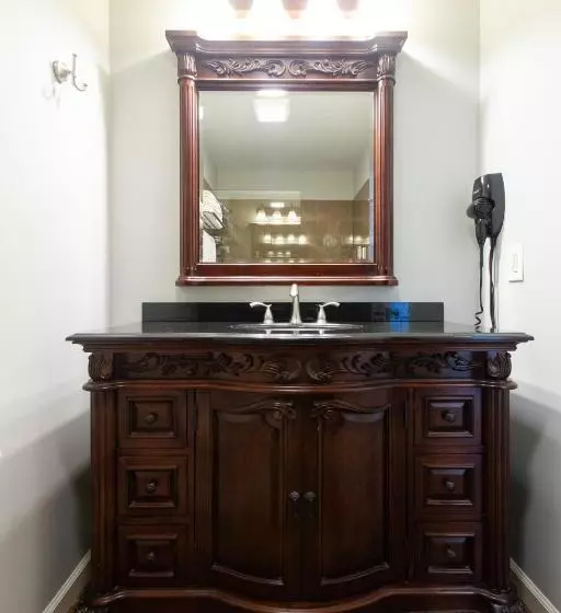 The Dahlonega Square Hotel & Villas